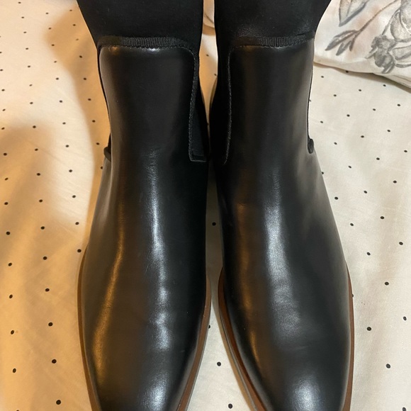Brand New Zara Leather flat Ankle Boots these boots are very comfortable - Picture 5 of 5